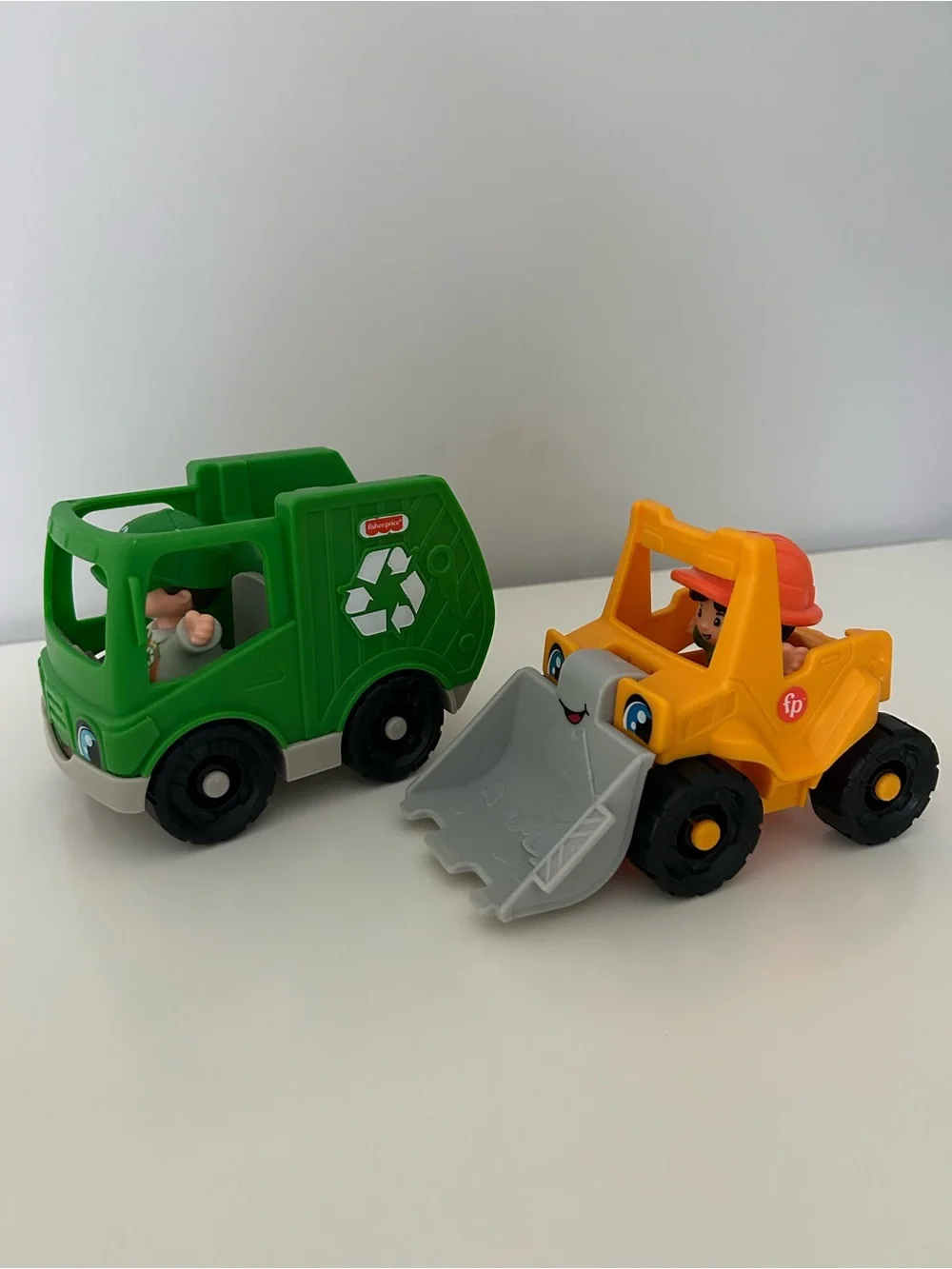 Fisher-Price Little People Bundle Recycle Truck & Bulldozer Toy Vehicle Figurine